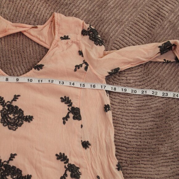 Free People size X-Small Women’s Emma Pink Gray Floral Embroidered Dress - Picture 10 of 13